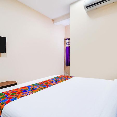 Fabexpress Uv Residency - 700M From Coimbatore International Airport Irugur Εξωτερικό φωτογραφία