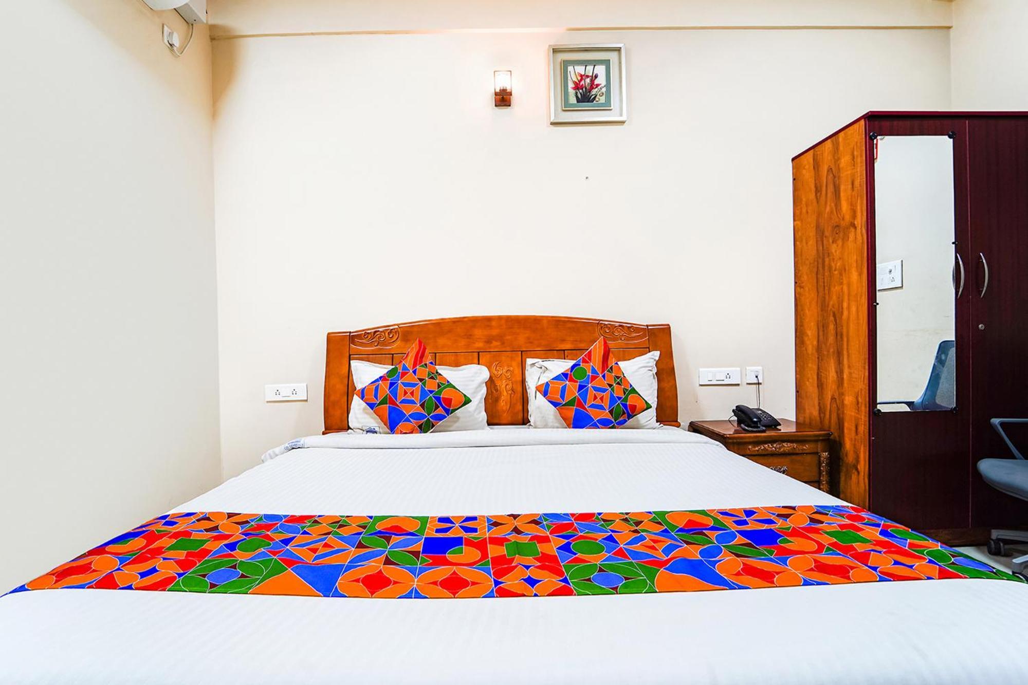 Fabexpress Uv Residency - 700M From Coimbatore International Airport Irugur Εξωτερικό φωτογραφία