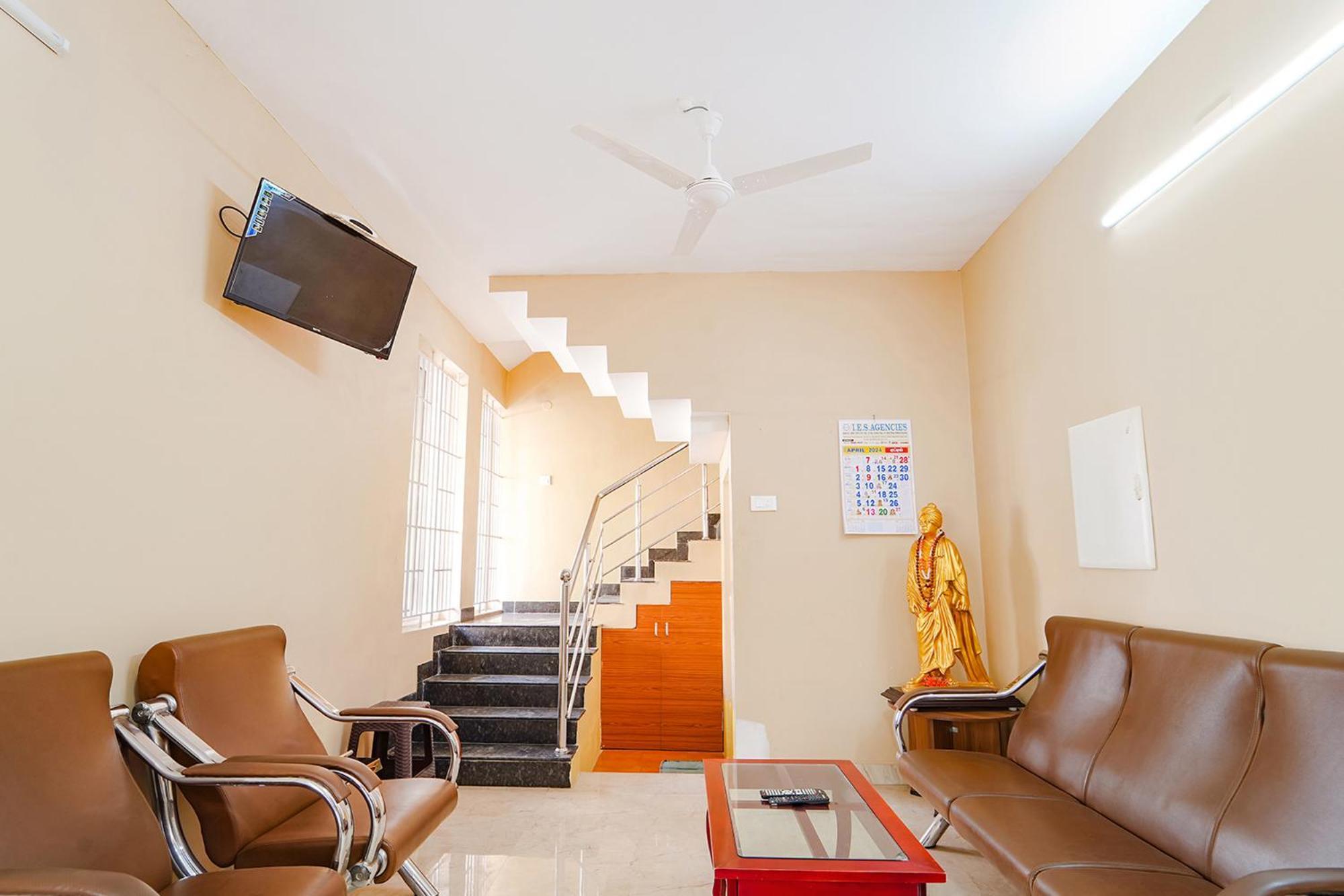 Fabexpress Uv Residency - 700M From Coimbatore International Airport Irugur Εξωτερικό φωτογραφία