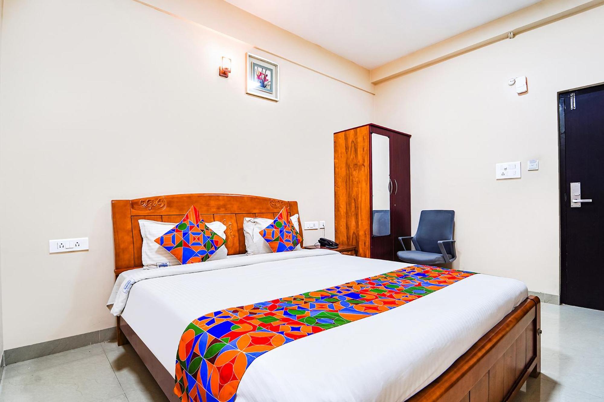 Fabexpress Uv Residency - 700M From Coimbatore International Airport Irugur Εξωτερικό φωτογραφία