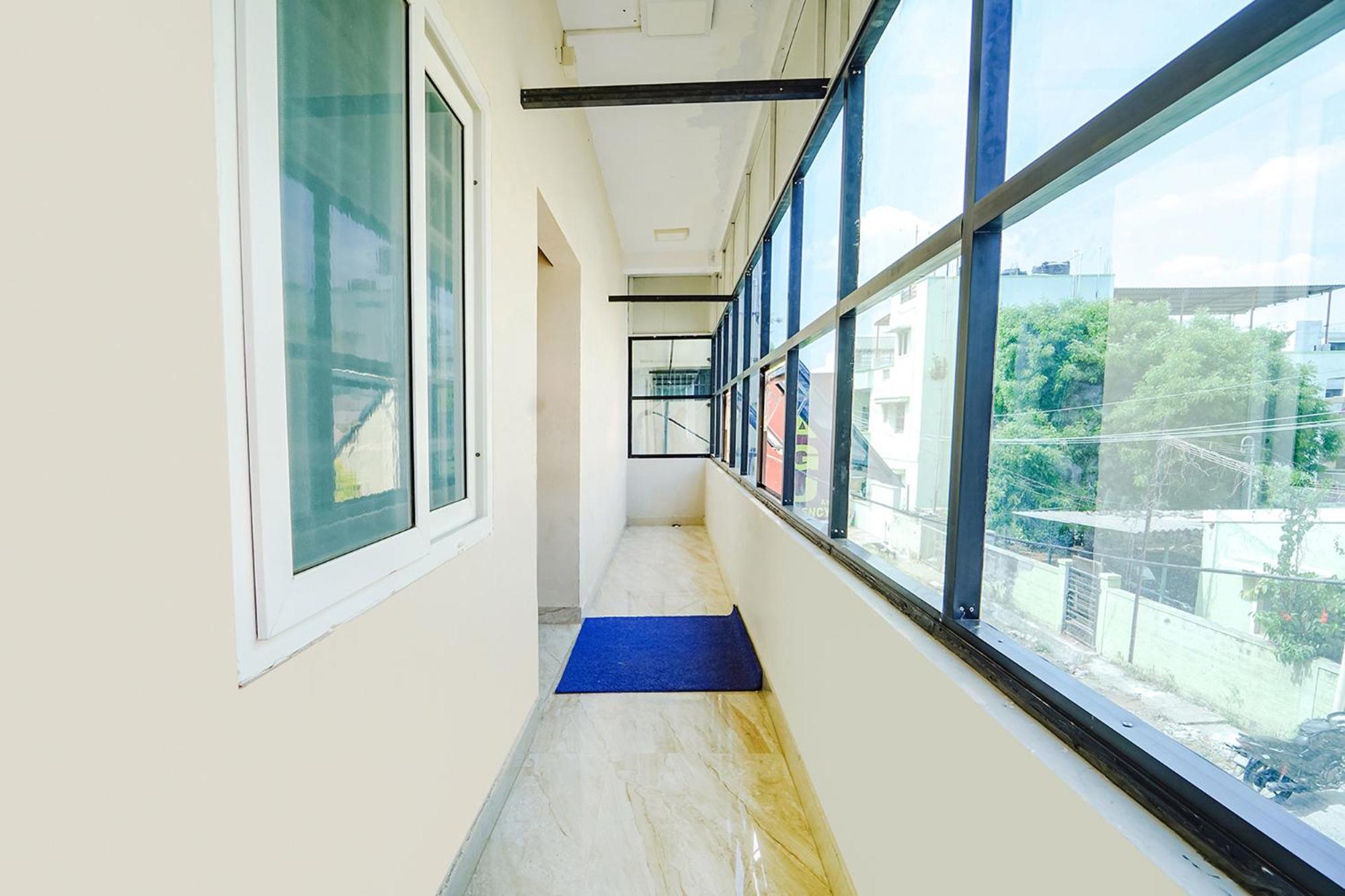 Fabexpress Uv Residency - 700M From Coimbatore International Airport Irugur Εξωτερικό φωτογραφία