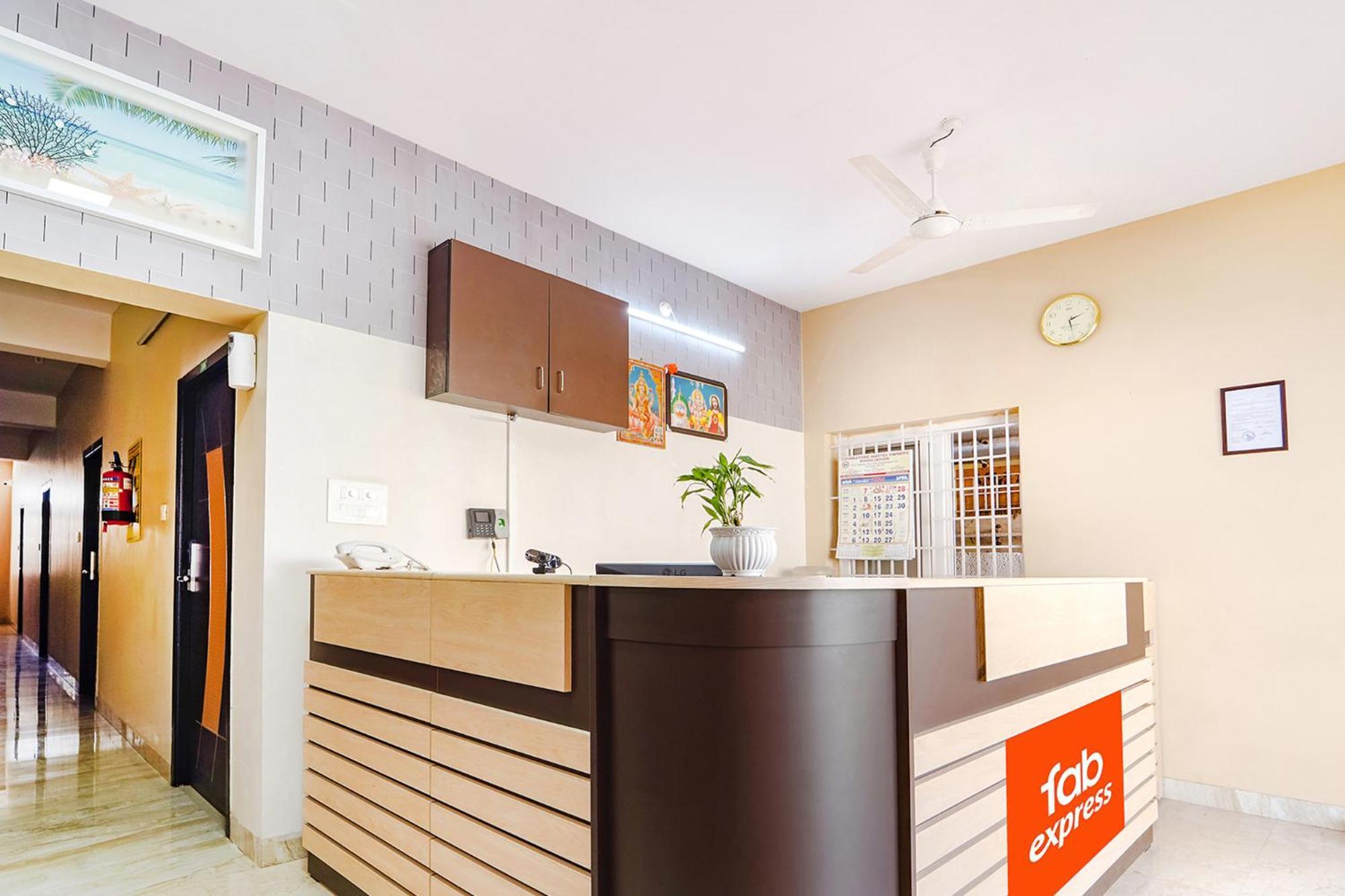 Fabexpress Uv Residency - 700M From Coimbatore International Airport Irugur Εξωτερικό φωτογραφία