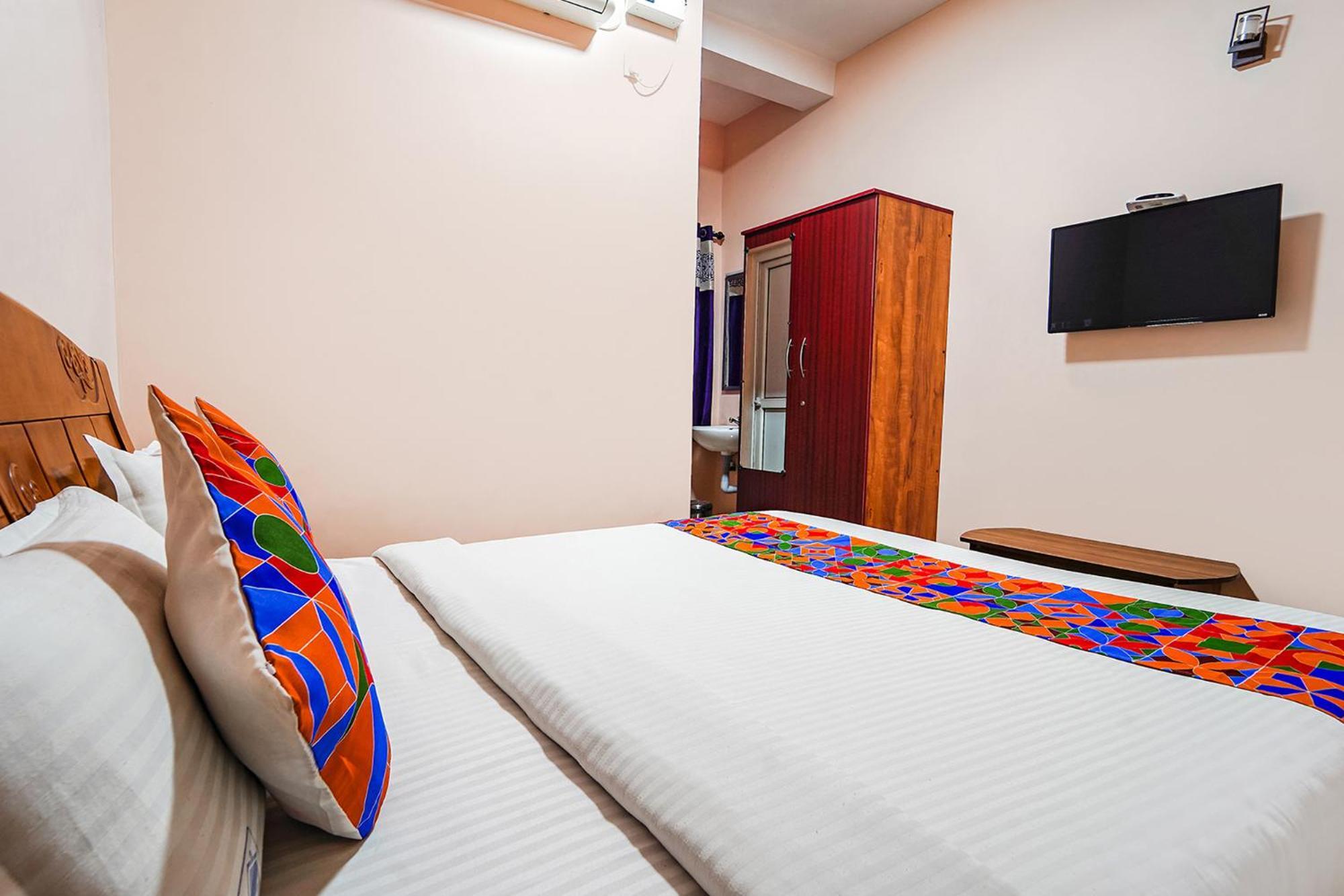 Fabexpress Uv Residency - 700M From Coimbatore International Airport Irugur Εξωτερικό φωτογραφία